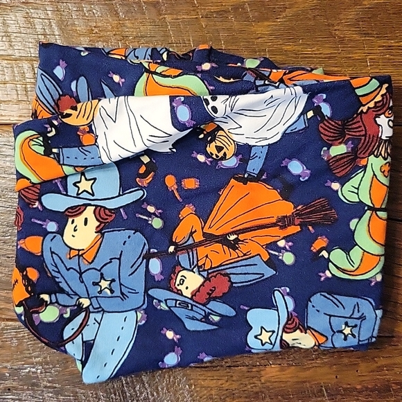 LuLaRoe TWEEN Size Halloween Leggings Bundle - Picture 3 of 4